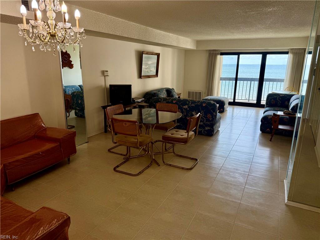 2830 Shore Dr Property Photo 3