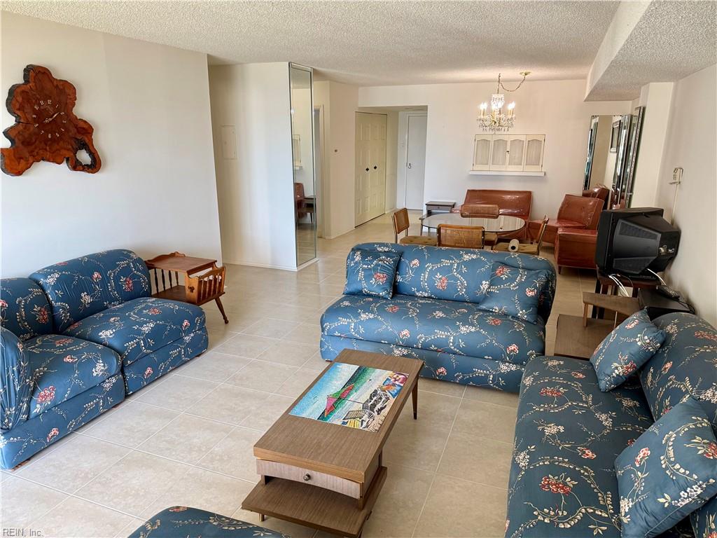 2830 Shore Dr Property Photo 6