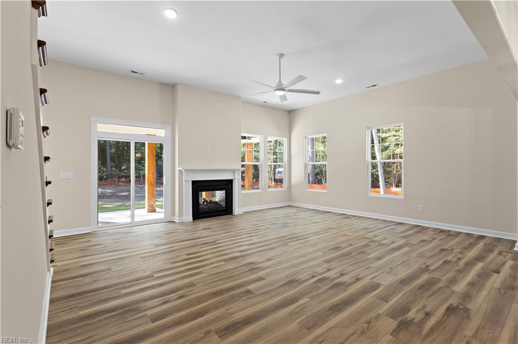 19 Grove Ave Property Photo 10