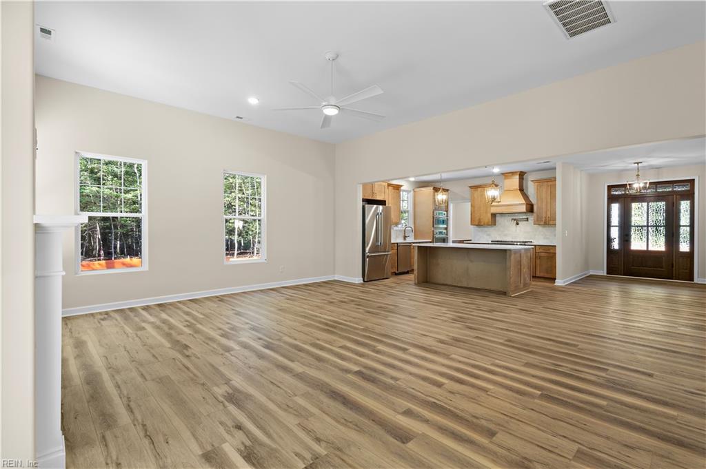 19 Grove Ave Property Photo 12