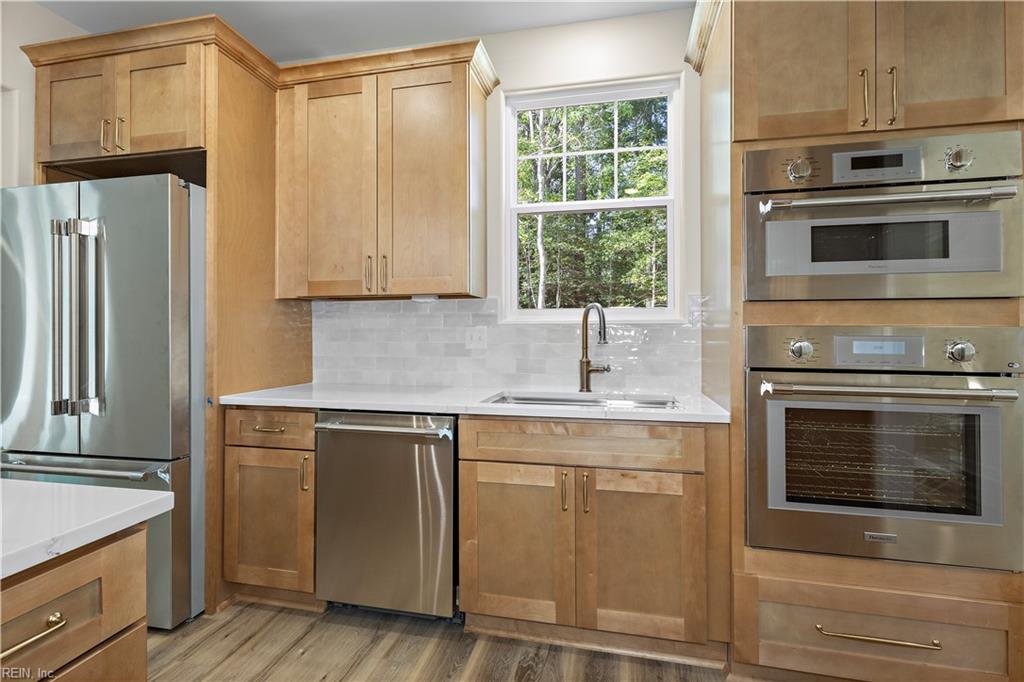19 Grove Ave Property Photo 18