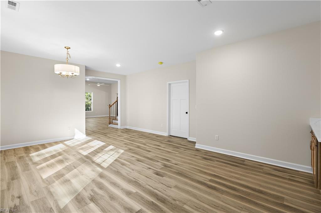 19 Grove Ave Property Photo 21