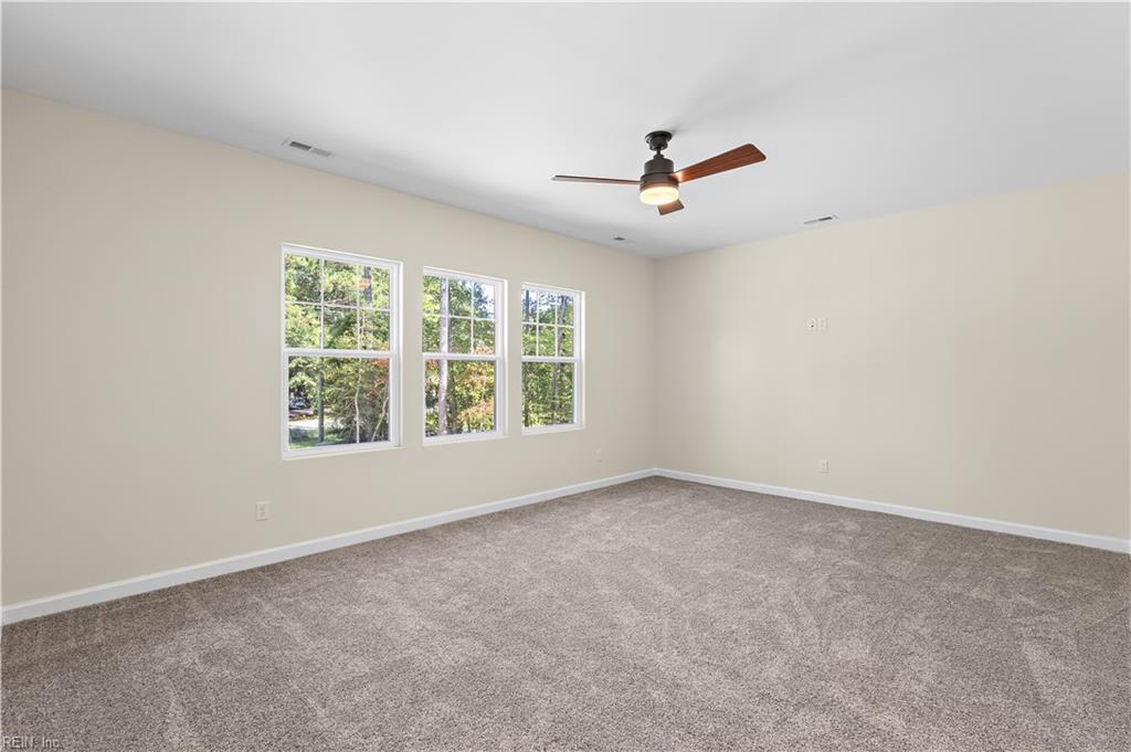 19 Grove Ave Property Photo 32