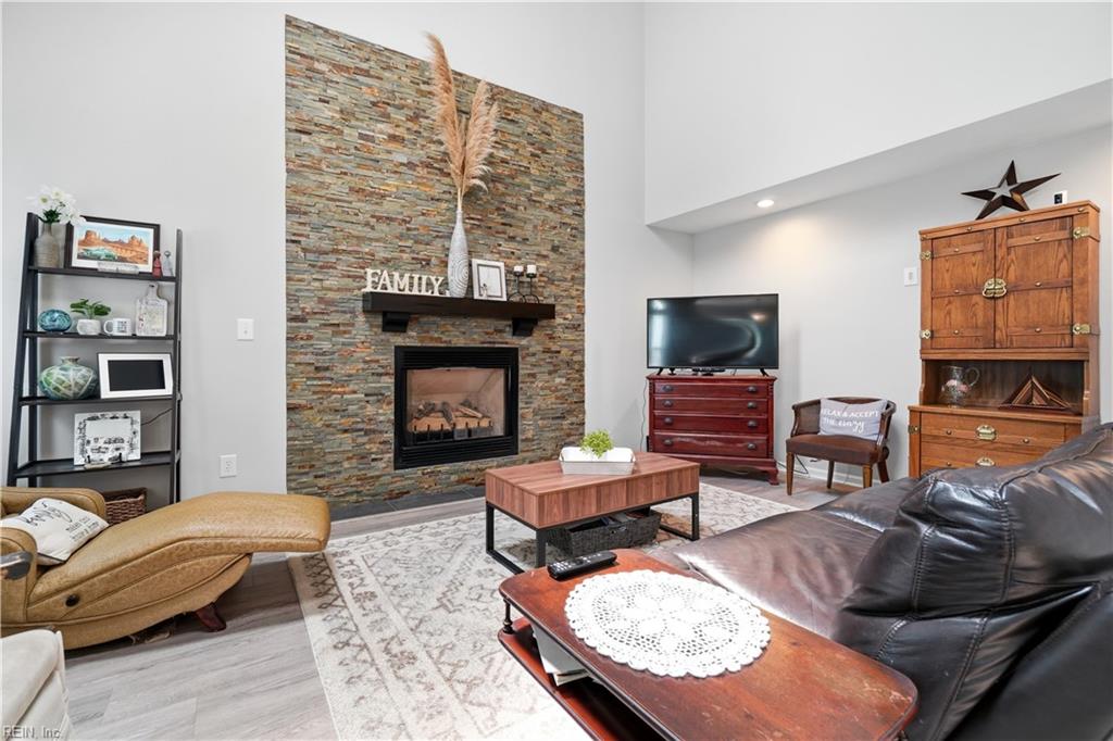 609 Edgewood Arch Property Photo 13