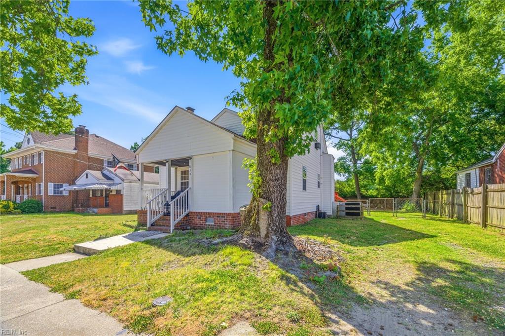 634 42nd St Property Photo 3
