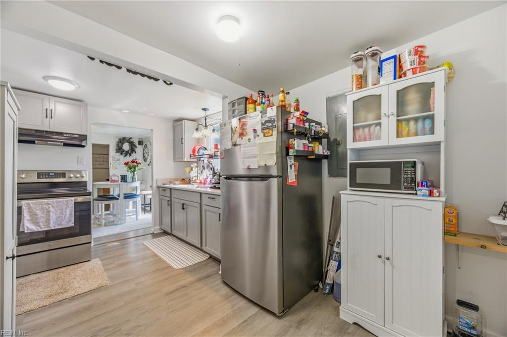 634 42nd St Property Photo 13