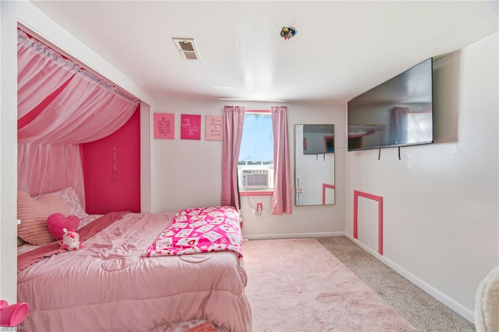 634 42nd St Property Photo 18