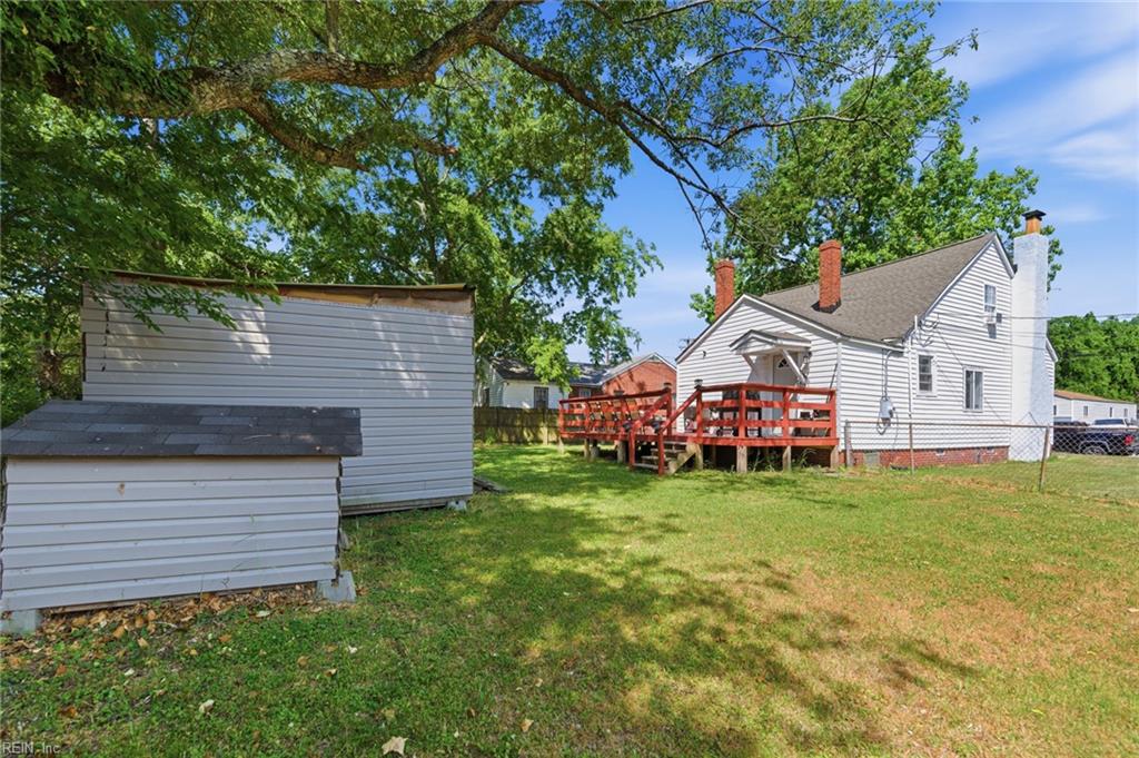 634 42nd St Property Photo 25