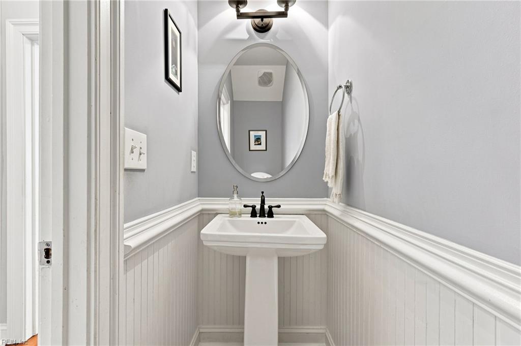 233 73rd St Property Photo 19