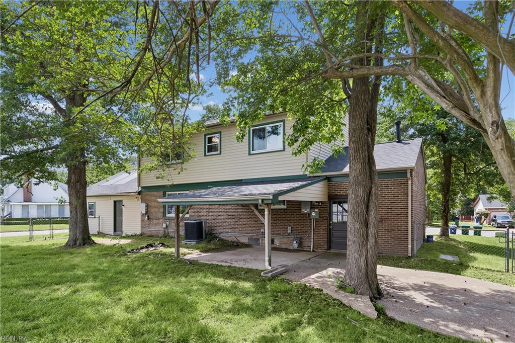 588 Windjammer Cres Property Photo 38