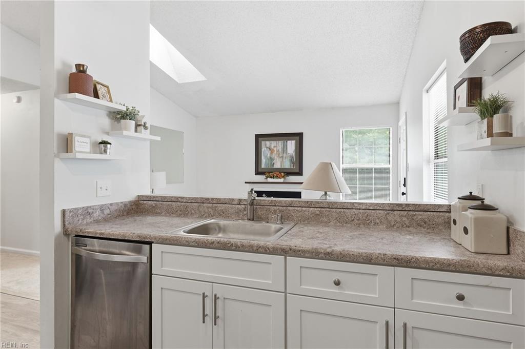614 Zephyr Ct Property Photo 14