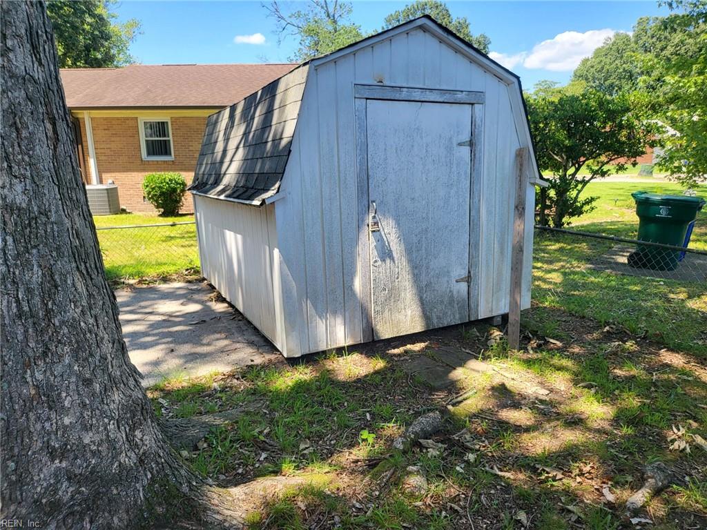 1019 Lyndon Cir Property Photo 5