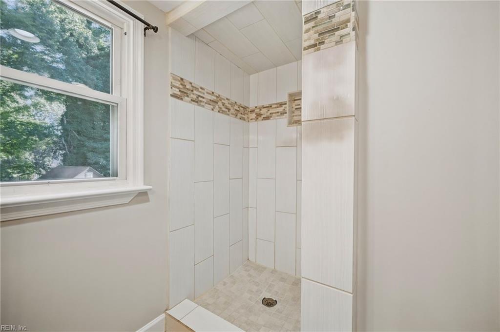 2732 Greenwood Dr Property Photo 29