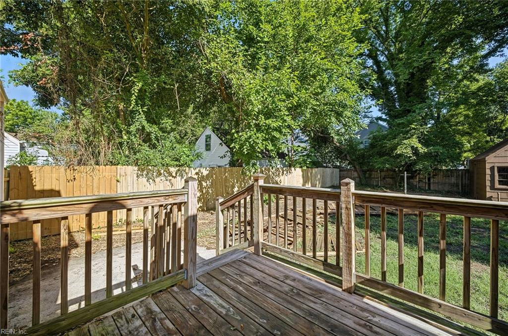 2732 Greenwood Dr Property Photo 40