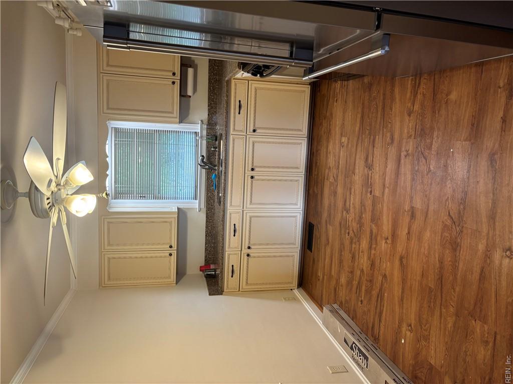 26044 Colonial St Property Photo 10