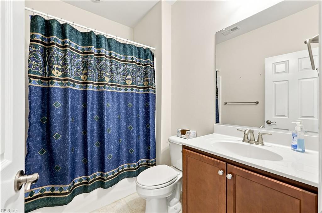 114 St James Ave Property Photo 18