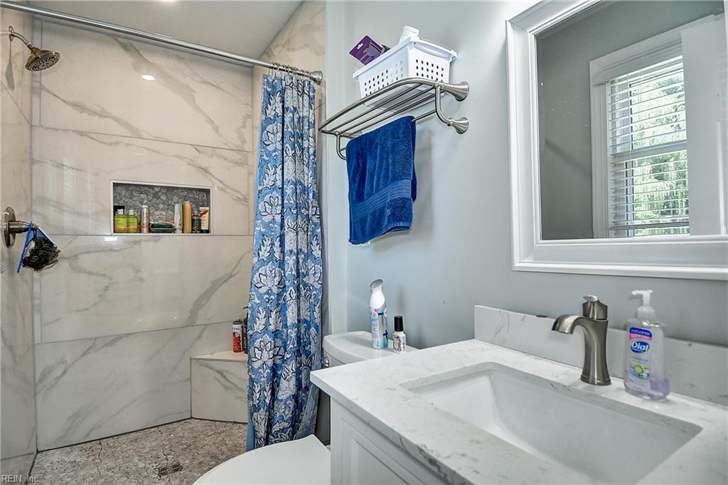 813 Woodrow Ct Property Photo 17