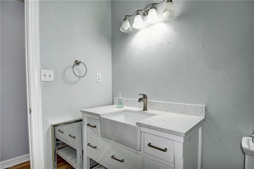 813 Woodrow Ct Property Photo 20