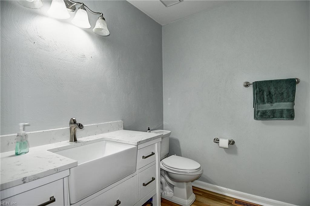 813 Woodrow Ct Property Photo 21