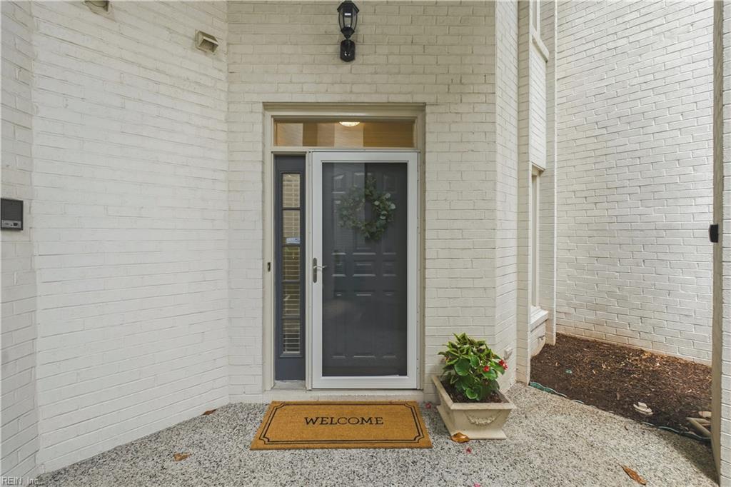 1736 Royal Cove Ct Property Photo 2