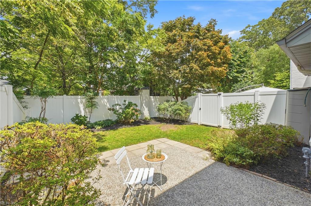 1736 Royal Cove Ct Property Photo 38
