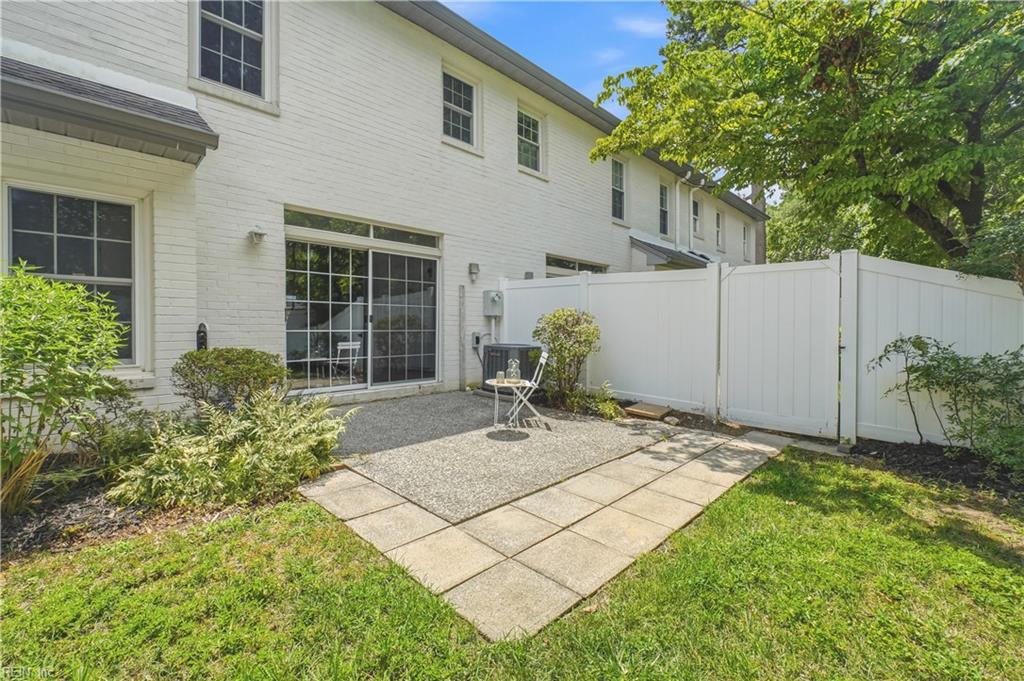 1736 Royal Cove Ct Property Photo 39