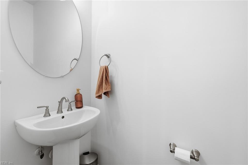 1557 Michigan Ave Property Photo 13