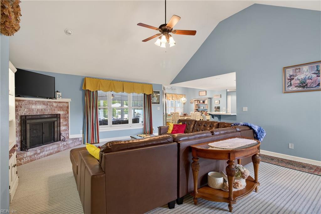 825 Waterfall Way Property Photo 11