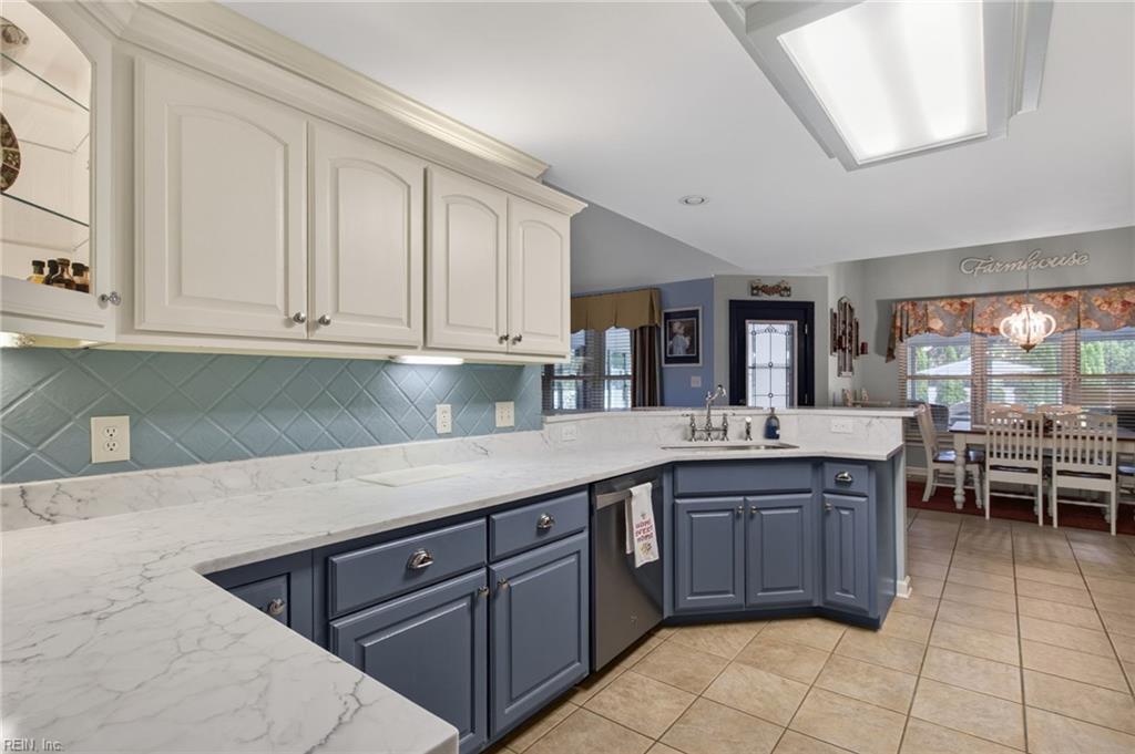 825 Waterfall Way Property Photo 17