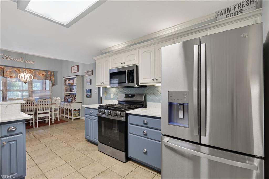 825 Waterfall Way Property Photo 18