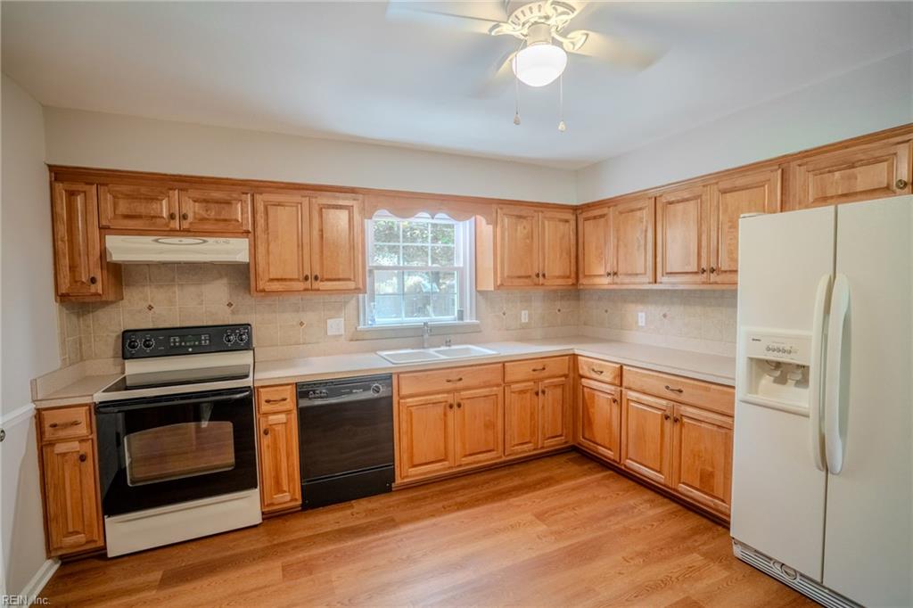 200 Walden Dr Property Photo 21