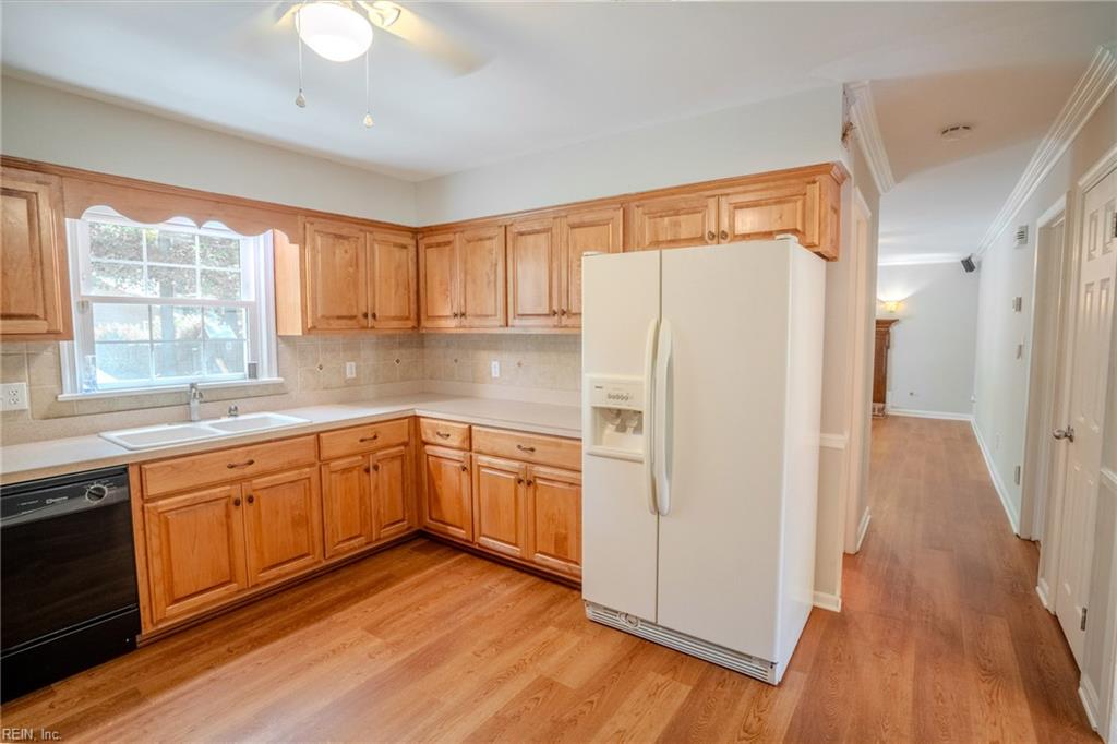 200 Walden Dr Property Photo 22
