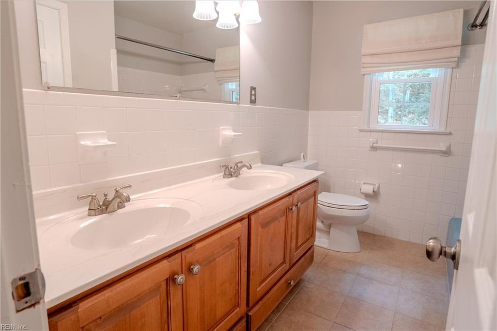 200 Walden Dr Property Photo 32