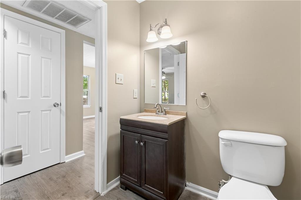 243 Windsor Rd Property Photo 11