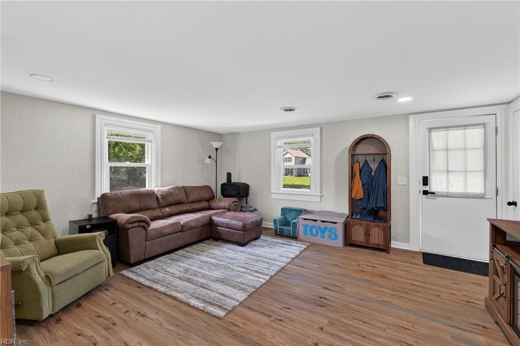 764 Greenway Rd Property Photo 6
