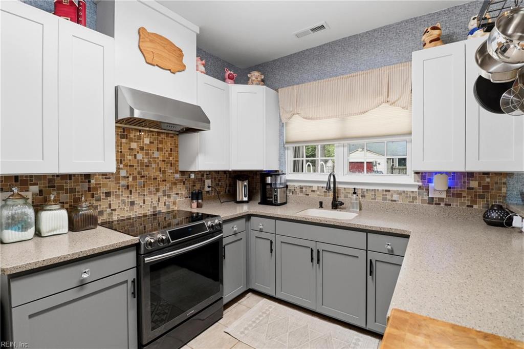 313 Lane Cres Property Photo 10
