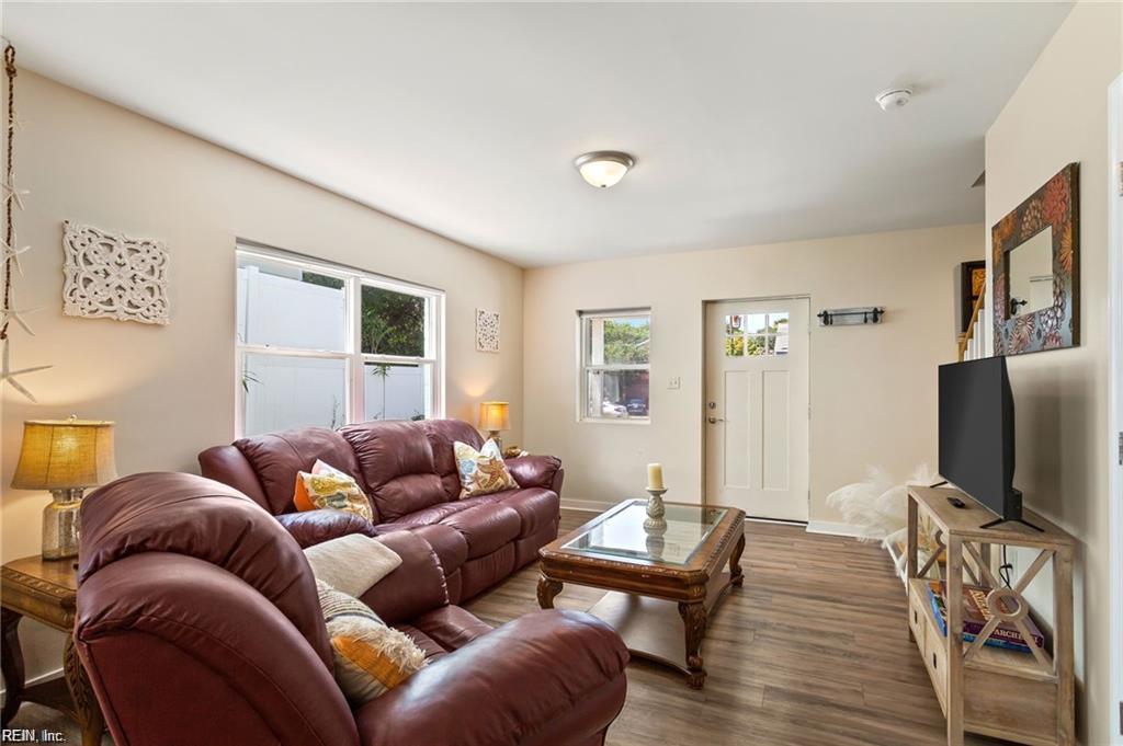 2565 Shore Dr Property Photo 5