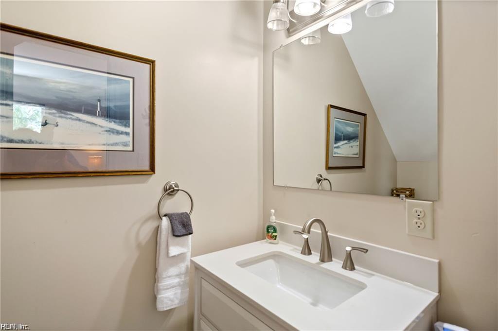 2565 Shore Dr Property Photo 14