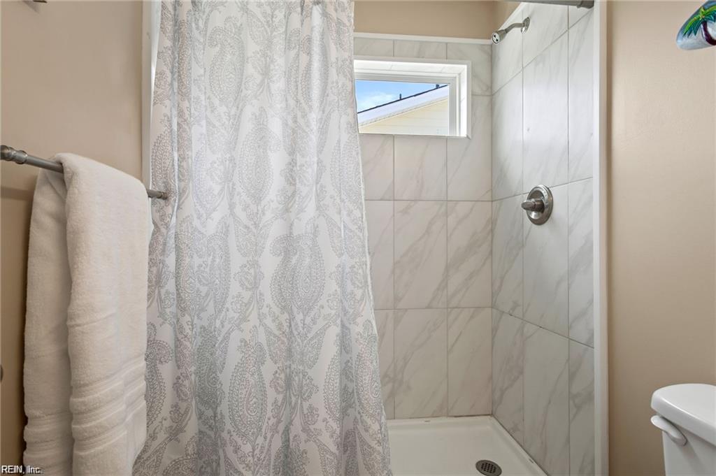 2565 Shore Dr Property Photo 22