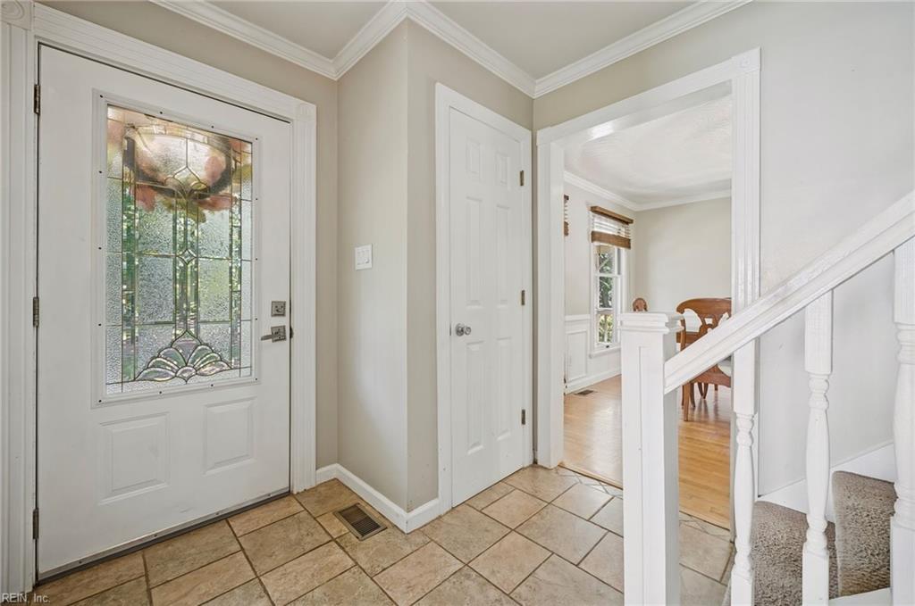 7743 Waters Edge Ln Property Photo 3