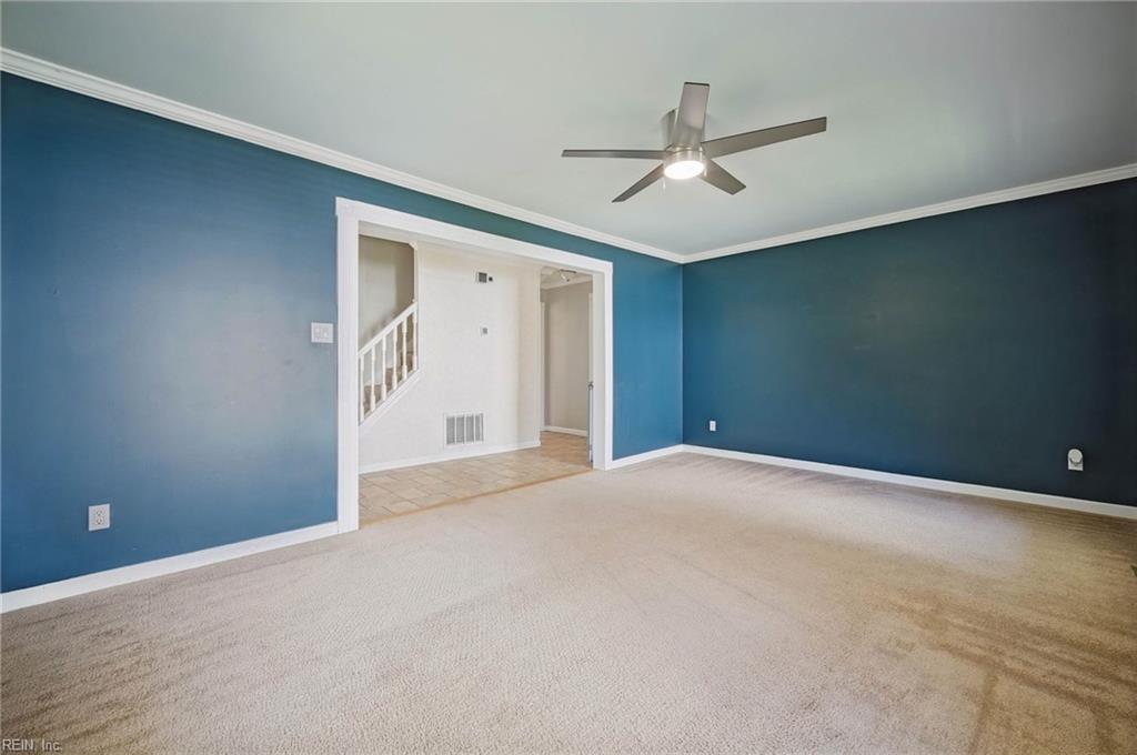 7743 Waters Edge Ln Property Photo 6