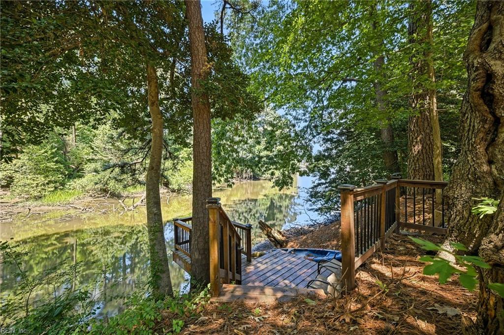 7743 Waters Edge Ln Property Photo 8