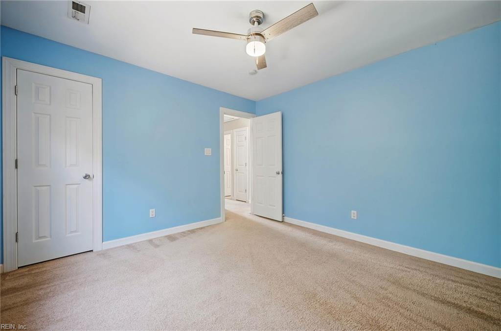 7743 Waters Edge Ln Property Photo 17