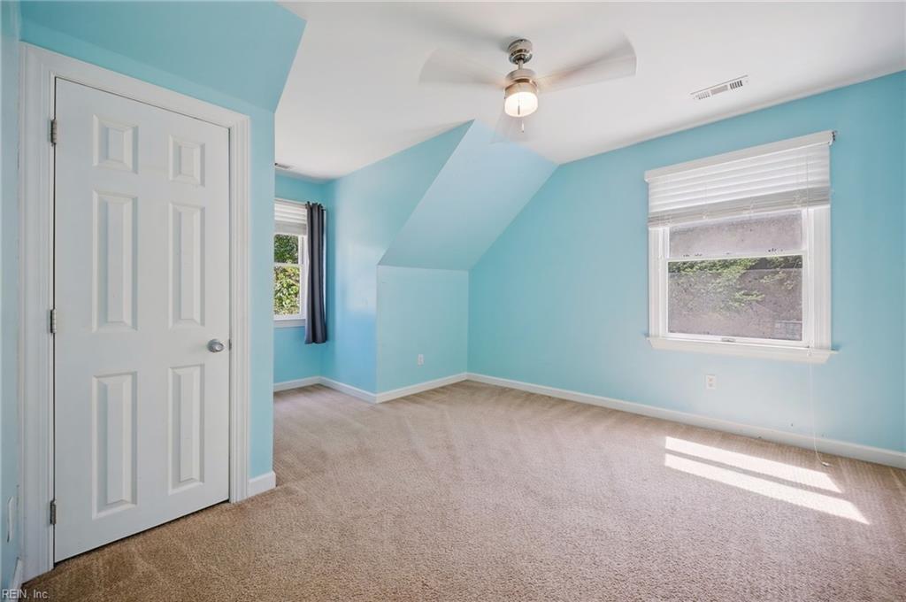7743 Waters Edge Ln Property Photo 18