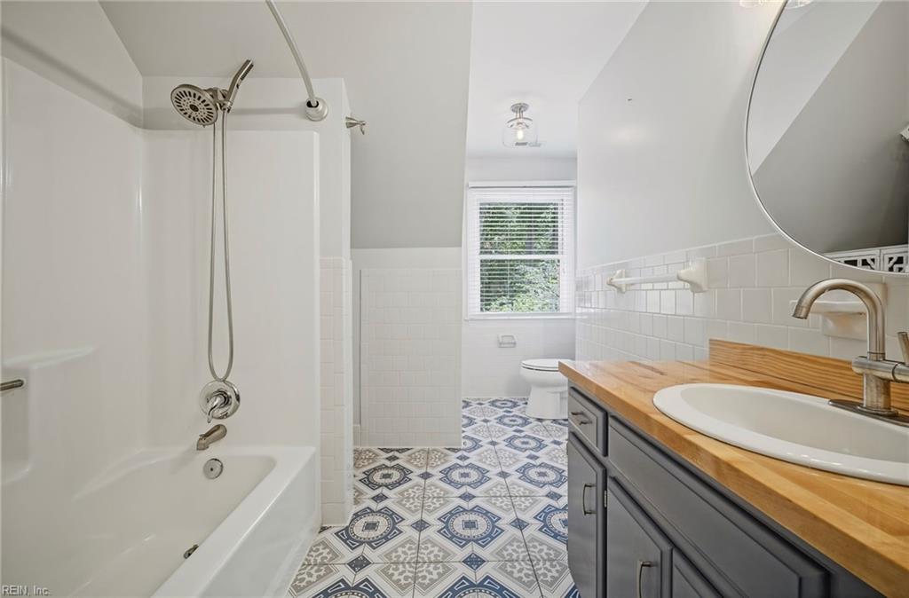 7743 Waters Edge Ln Property Photo 20