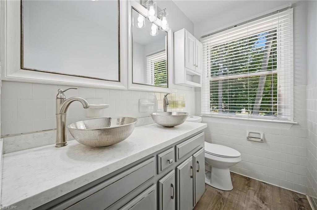 7743 Waters Edge Ln Property Photo 22