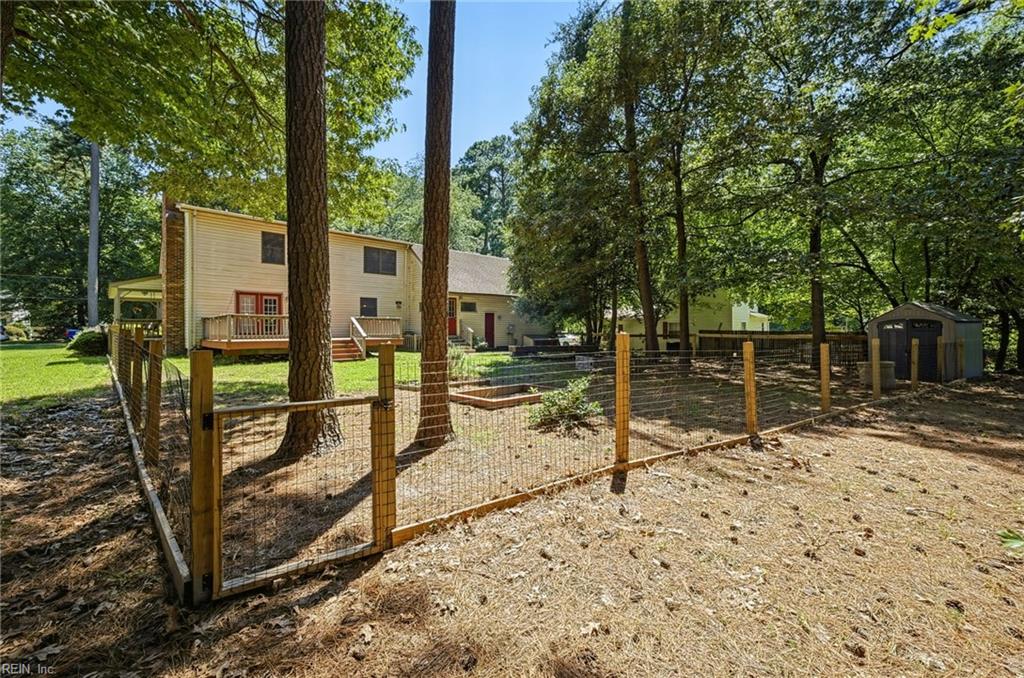 7743 Waters Edge Ln Property Photo 34