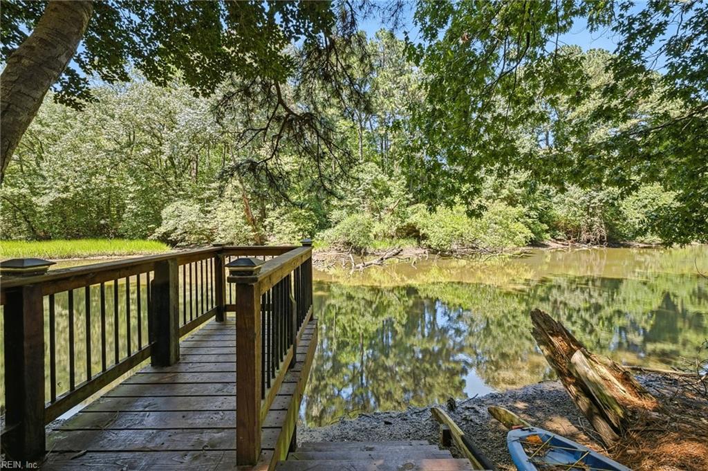 7743 Waters Edge Ln Property Photo 36