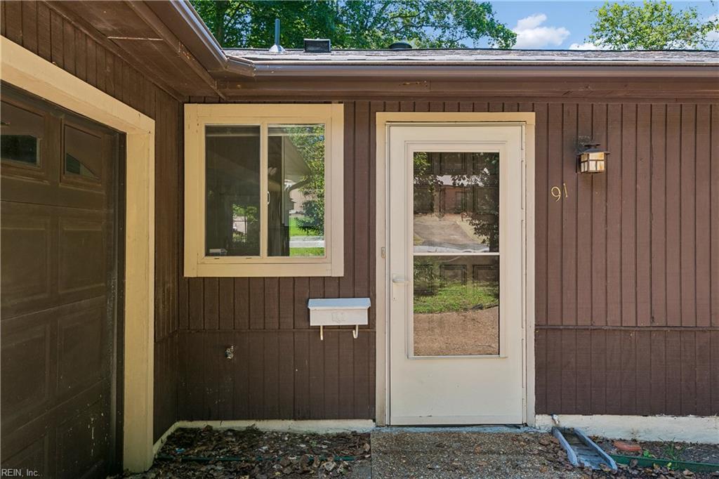 91 Stanley Dr Property Photo 3