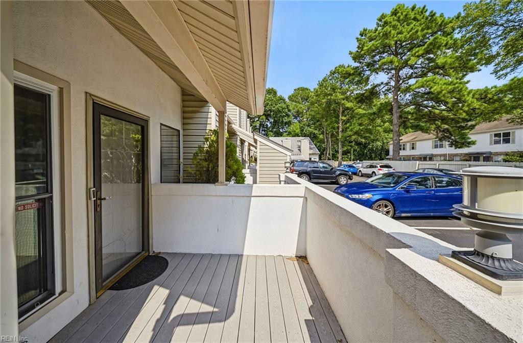 8576 Chesapeake Blvd Property Photo 5